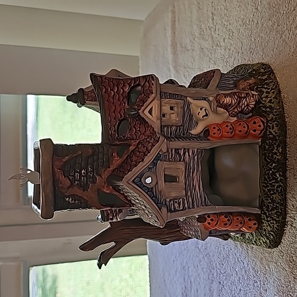 PartyLite Ghostly Tealight House - Picture 2 of 12